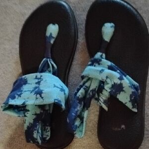 Sanuk BlueTie-Dye Sandals